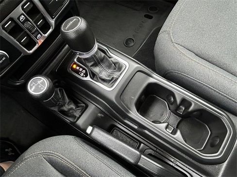 Used 2024 Jeep Gladiator Sport image 12