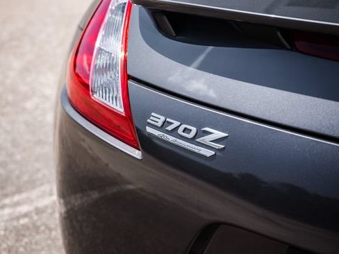 Used 2010 Nissan 370Z Touring w/ Sport Pkg RWD image 29