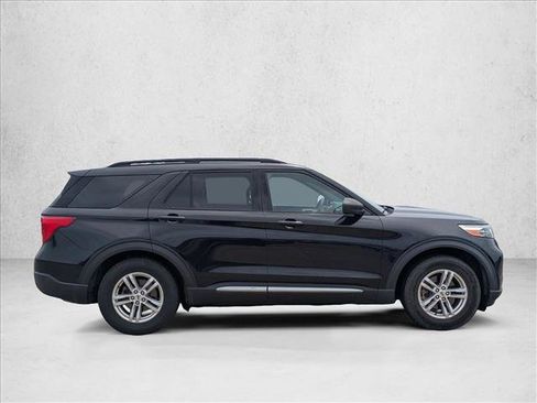 Used 2020 Ford Explorer XLT w/ Equipment Group 202A RWD image 4