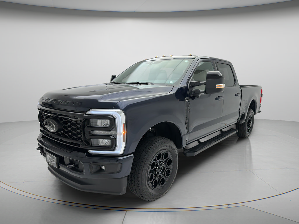 Used 2025 Ford F350 Lariat w/ Black Appearance Package AWD/4WD image 3