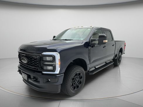 Used 2025 Ford F350 Lariat w/ Black Appearance Package AWD/4WD image 3