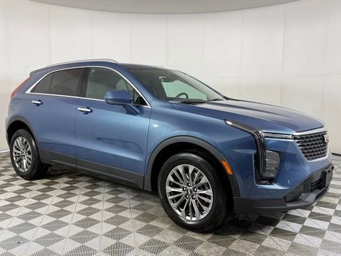 Certified 2025 Cadillac XT4 Premium Luxury image 9