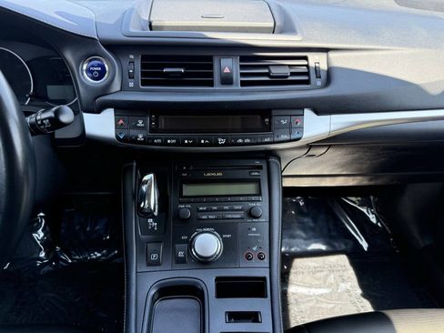 Used 2012 Lexus CT 200h Premium FWD image 17