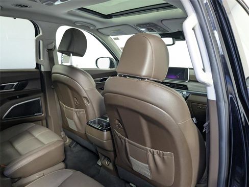 Used 2022 Kia Telluride SX w/ Nightfall Edition Package image 27