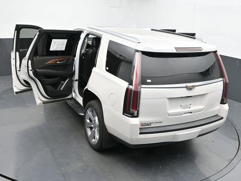 Used 2017 Cadillac Escalade Luxury AWD/4WD image 44