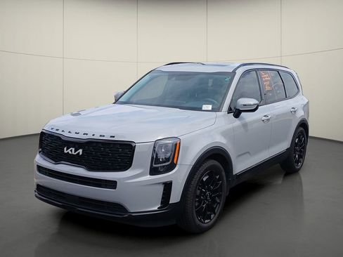 Used 2022 Kia Telluride EX w/ EX Premium Package image 3