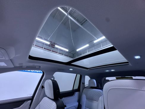 Used 2024 GMC Acadia Denali w/ Super Cruise Package image 45