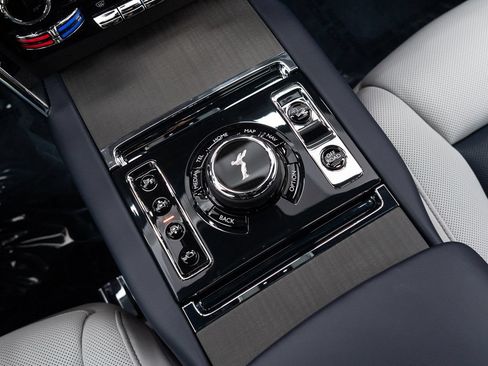 Used 2026 Rolls-Royce Cullinan AWD/4WD image 40