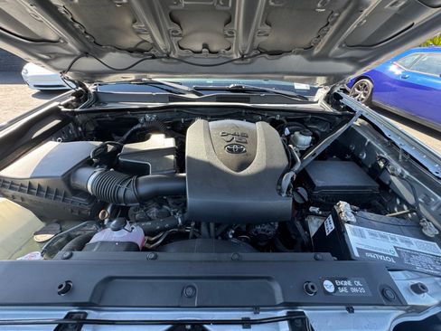 Used 2019 Toyota Tacoma SR5 RWD image 19