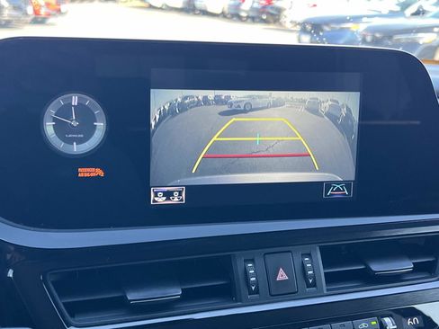 Used 2022 Lexus ES 300h w/ Premium Package image 14