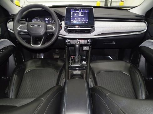 Used 2022 Jeep Compass Latitude image 28