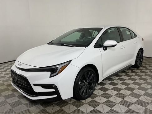 New 2026 Toyota Corolla SE FWD image 3