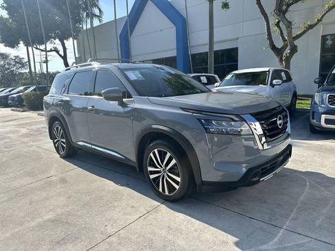 Used 2024 Nissan Pathfinder Platinum w/ Cargo Package FWD image 13
