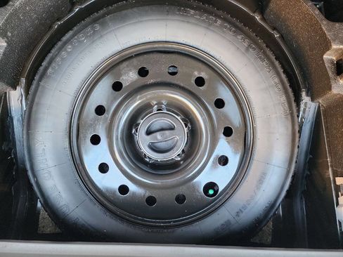 Used 2005 Saturn Vue AWD V6 w/ Comfort Pkg image 31