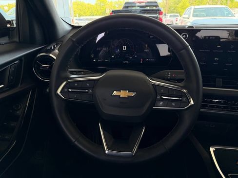 Used 2025 Chevrolet Equinox LT w/ Convenience Package II AWD/4WD image 19