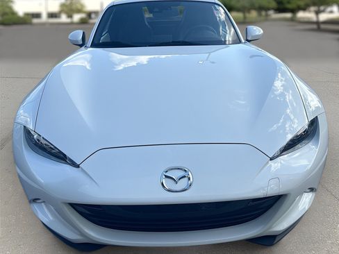 Used 2019 MAZDA MX-5 Miata RF Grand Touring image 2