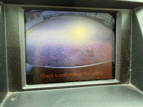 Used 2010 Toyota Highlander SE image 24