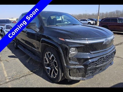 Used 2024 Chevrolet Silverado EV RST image 9