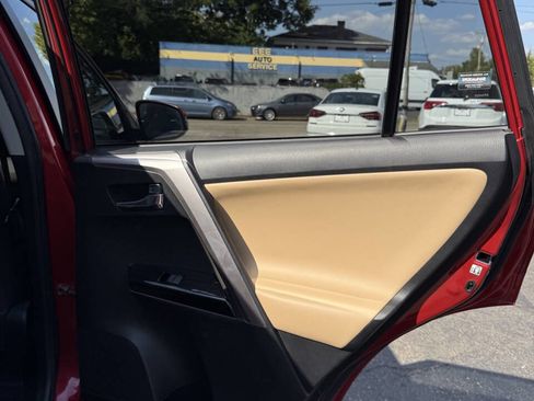 Used 2016 Toyota RAV4 Limited image 16