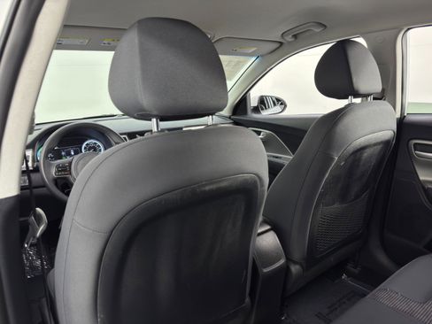 Used 2019 Kia Niro LX image 30