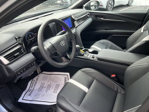 Used 2026 Toyota Camry SE image 7