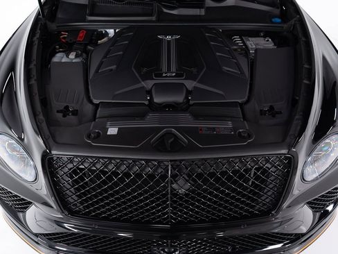 Certified 2025 Bentley Bentayga image 48