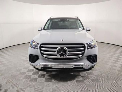 New 2026 Mercedes-Benz GLS 450 4MATIC image 2