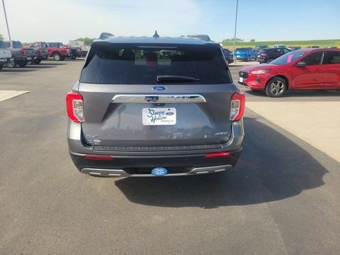 Used 2024 Ford Explorer XLT w/ Equipment Group 202A AWD/4WD image 4