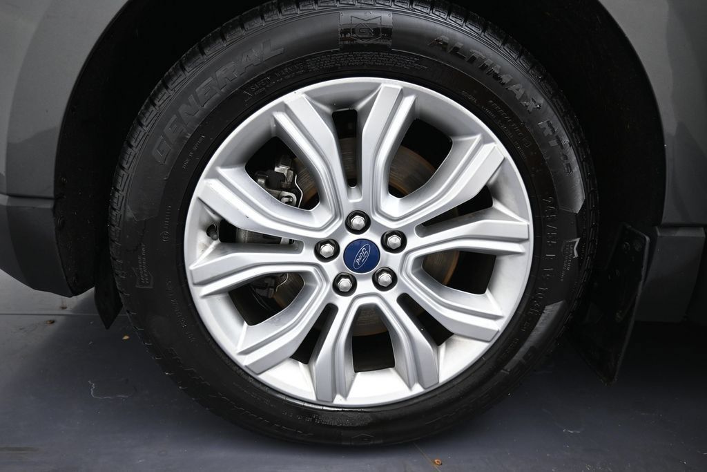 Used 2020 Ford Edge Titanium AWD/4WD image 31