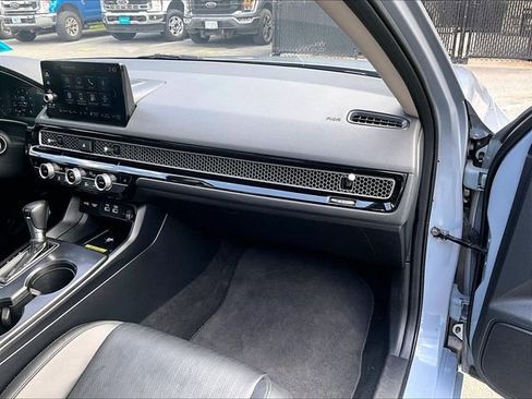 Used 2023 Honda Civic Touring image 17