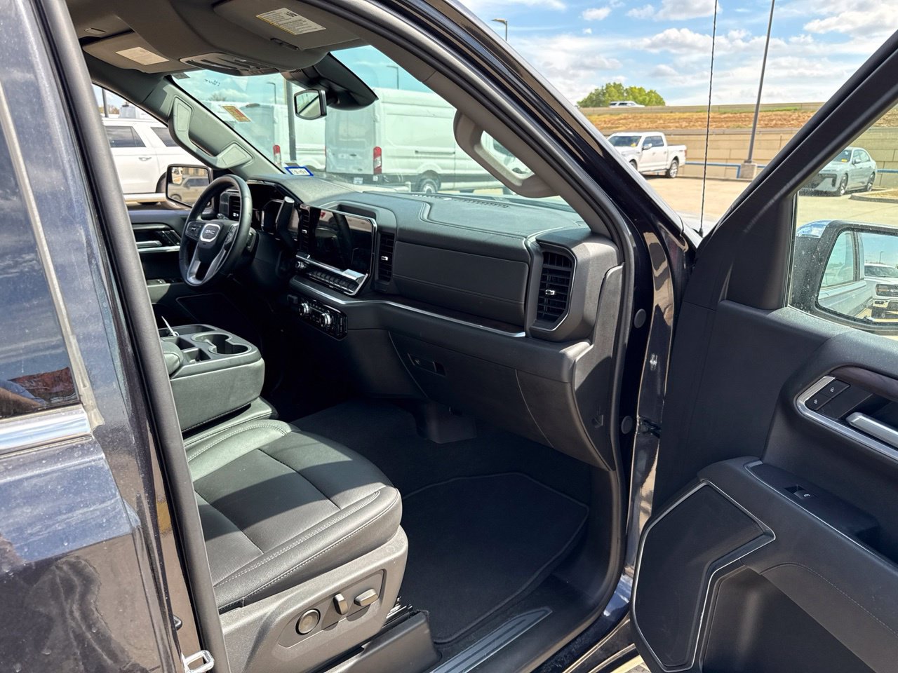 Used 2026 GMC Sierra 1500 SLT RWD image 14
