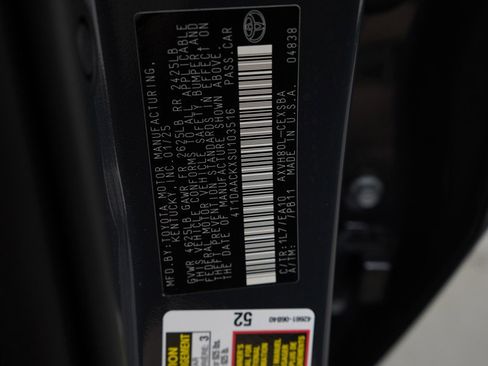 Used 2025 Toyota Camry SE image 27