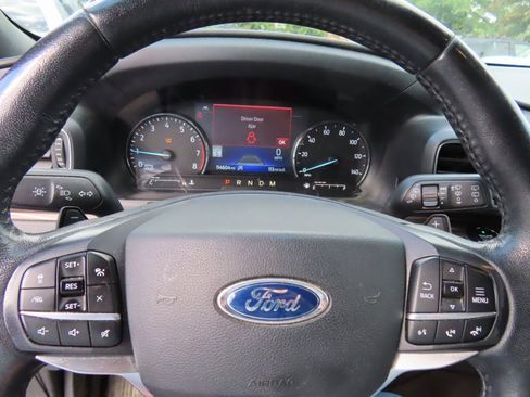 Used 2020 Ford Explorer Limited image 17