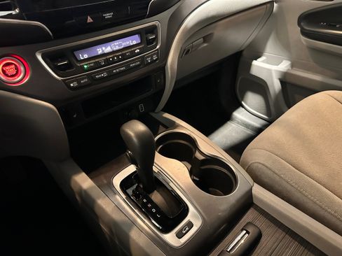 Used 2019 Honda Pilot EX image 11