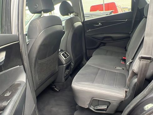Used 2018 Kia Sorento LX image 27