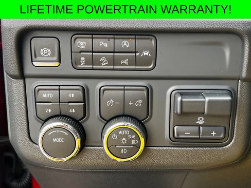 Used 2025 Chevrolet Tahoe Premier AWD/4WD image 13