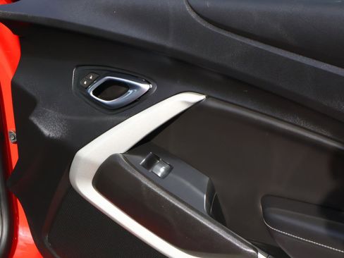 Used 2021 Chevrolet Camaro LT image 13