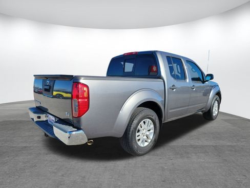 Used 2019 Nissan Frontier SV image 5