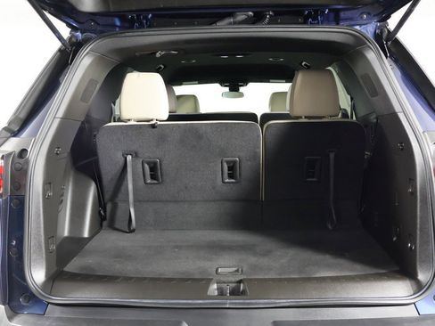 Used 2023 Chevrolet Traverse LS image 16