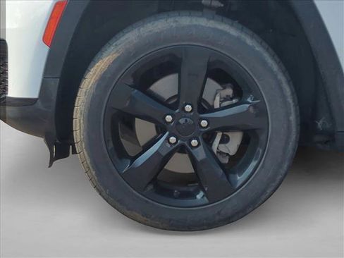 Used 2023 Jeep Grand Cherokee L Laredo AWD/4WD image 9