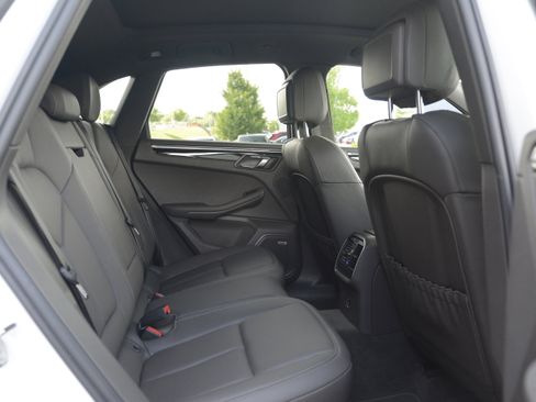 Certified 2021 Porsche Macan AWD/4WD image 35