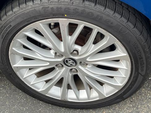 Used 2019 Toyota Camry XLE w/ Sunroof Package image 22