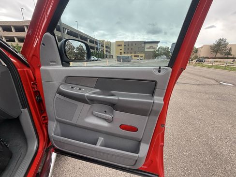 Used 2006 Dodge Ram 1500 Truck SLT AWD/4WD image 16