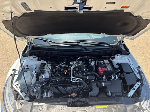 Used 2025 Nissan Altima 2.5 SV FWD image 31
