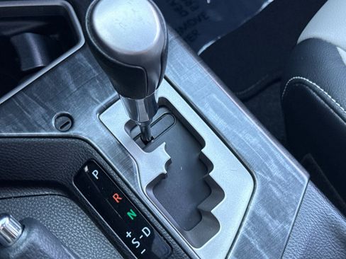 Used 2017 Toyota RAV4 Platinum image 25