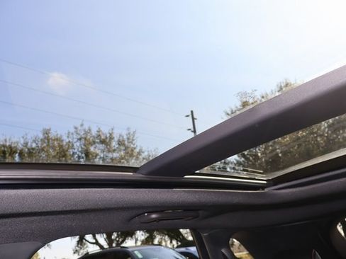 Used 2021 Ford Edge ST-Line image 27