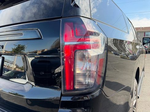 Used 2022 Chevrolet Suburban Z71 w/ Luxury Package image 31