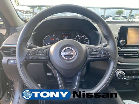 Used 2024 Nissan Altima 2.5 S FWD image 15