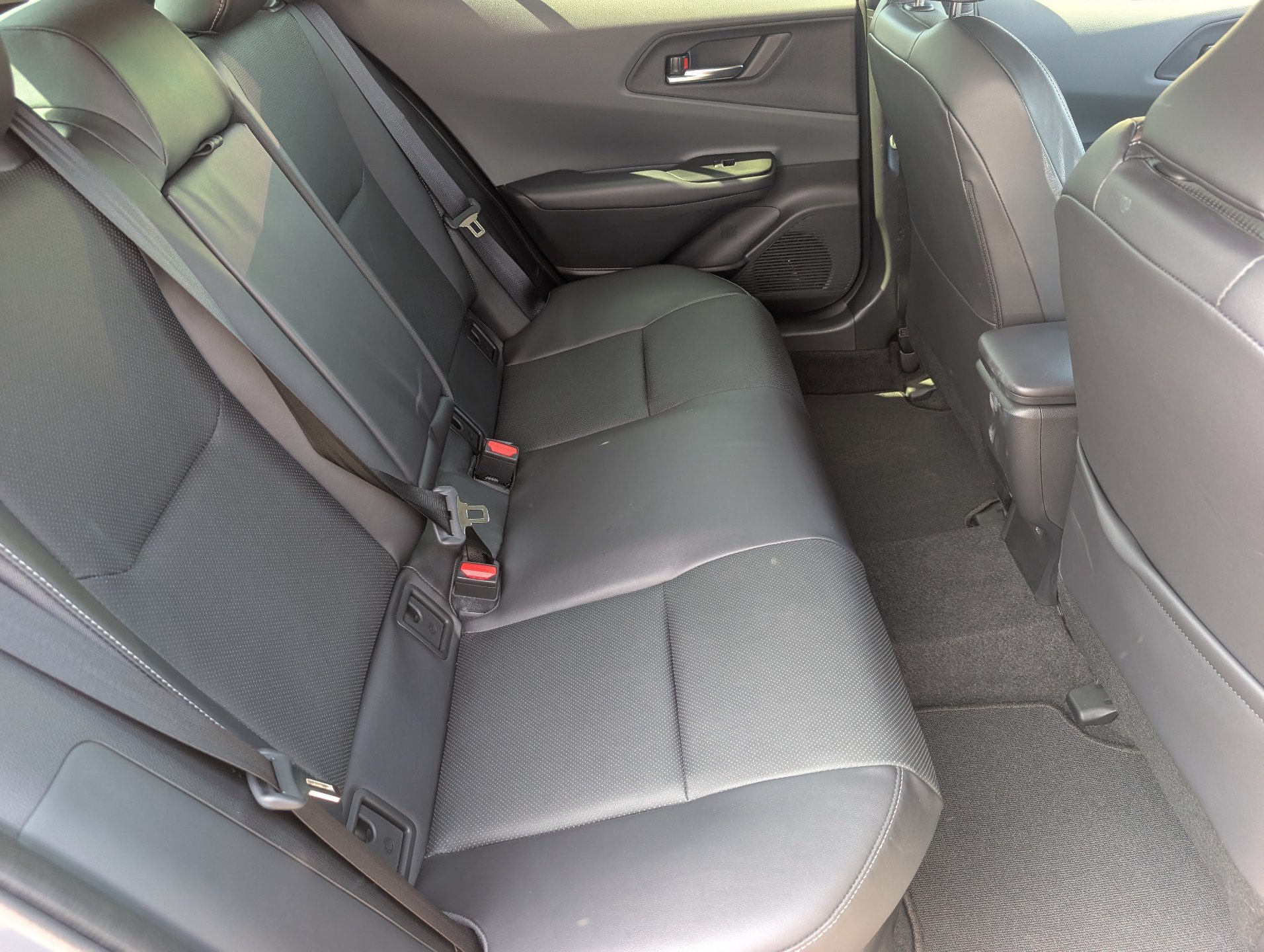 Used 2024 Toyota Prius XLE FWD image 13