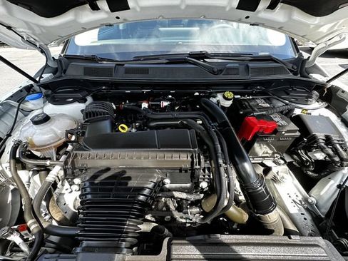 Certified 2024 Lincoln Corsair AWD w/ Equipment Group 101A image 33